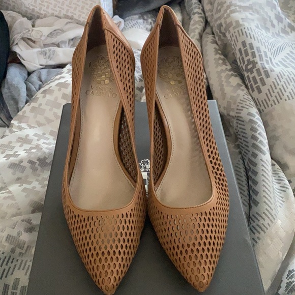 Heels - Picture 2 of 3